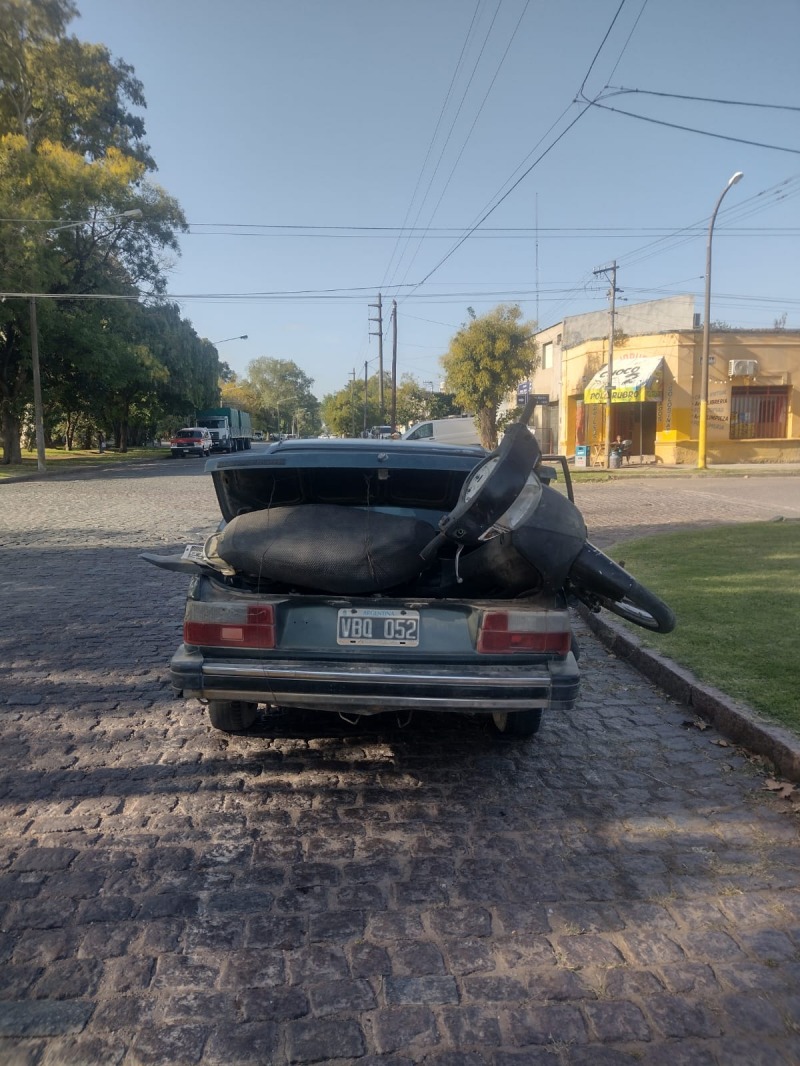 Trasladaba en el bal una moto con pedido de secuestro